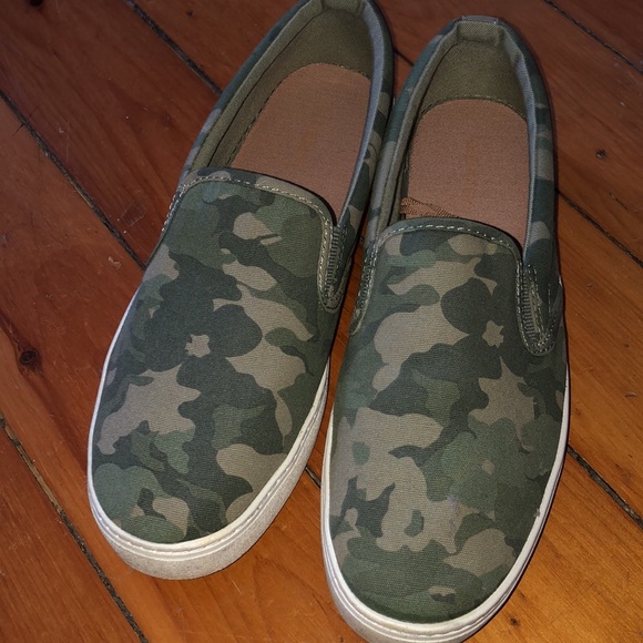 Women’s slip-on boat shoes, size 8 - Picture 2 of 6